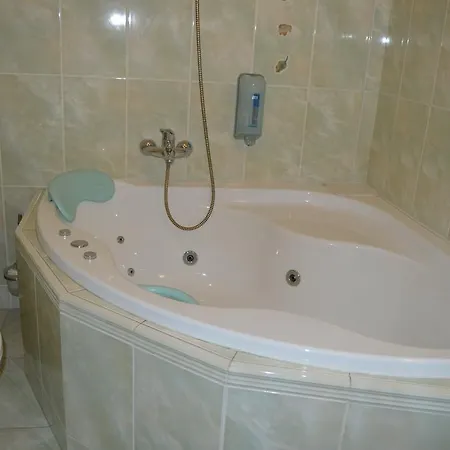 Paradise 3*