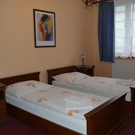 Paradise Hotel 3*