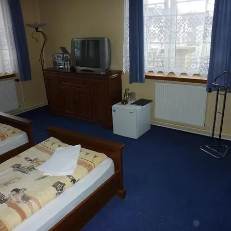 Paradise Hotel 3*