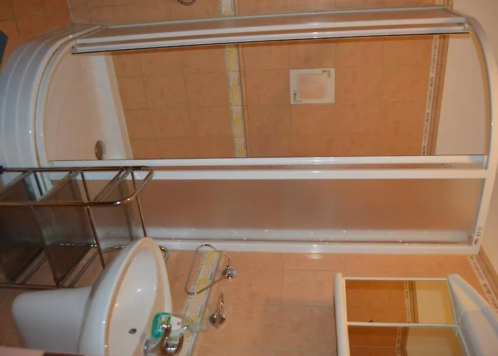 Paradise فندق 3*